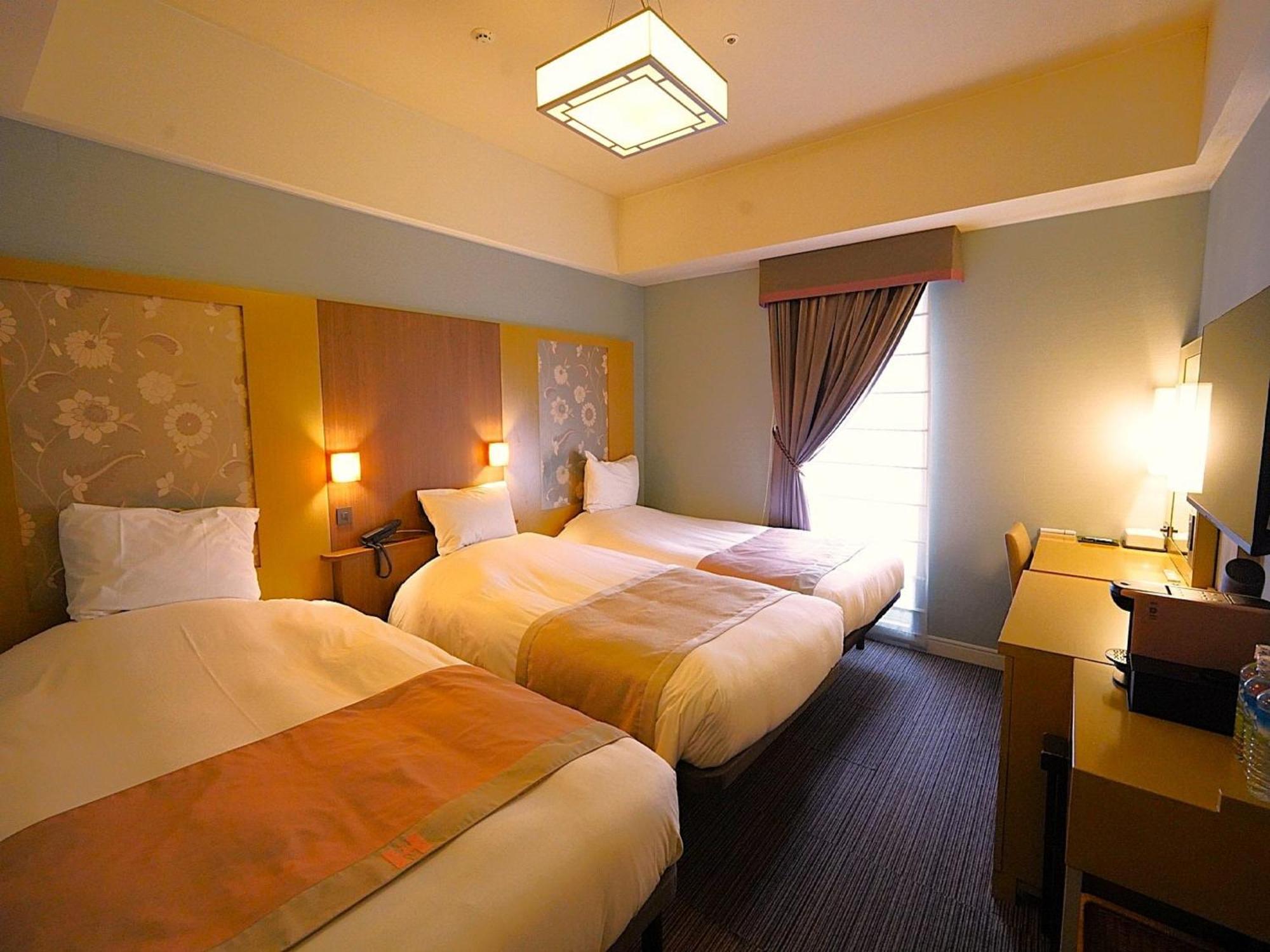 Twin Room 1 Extra Bed Non-Smoking